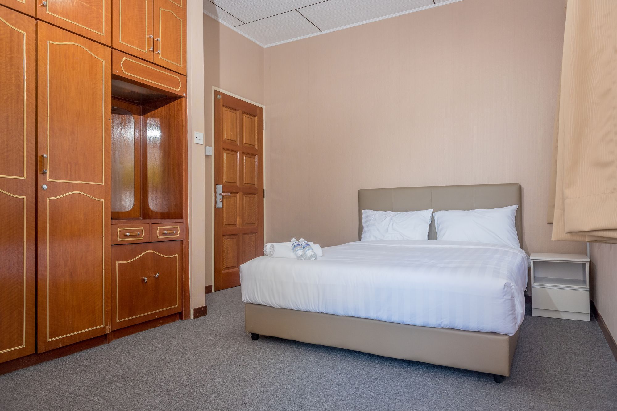 Spot On 89645 Ong'S Court Hotel George Town Ngoại thất bức ảnh