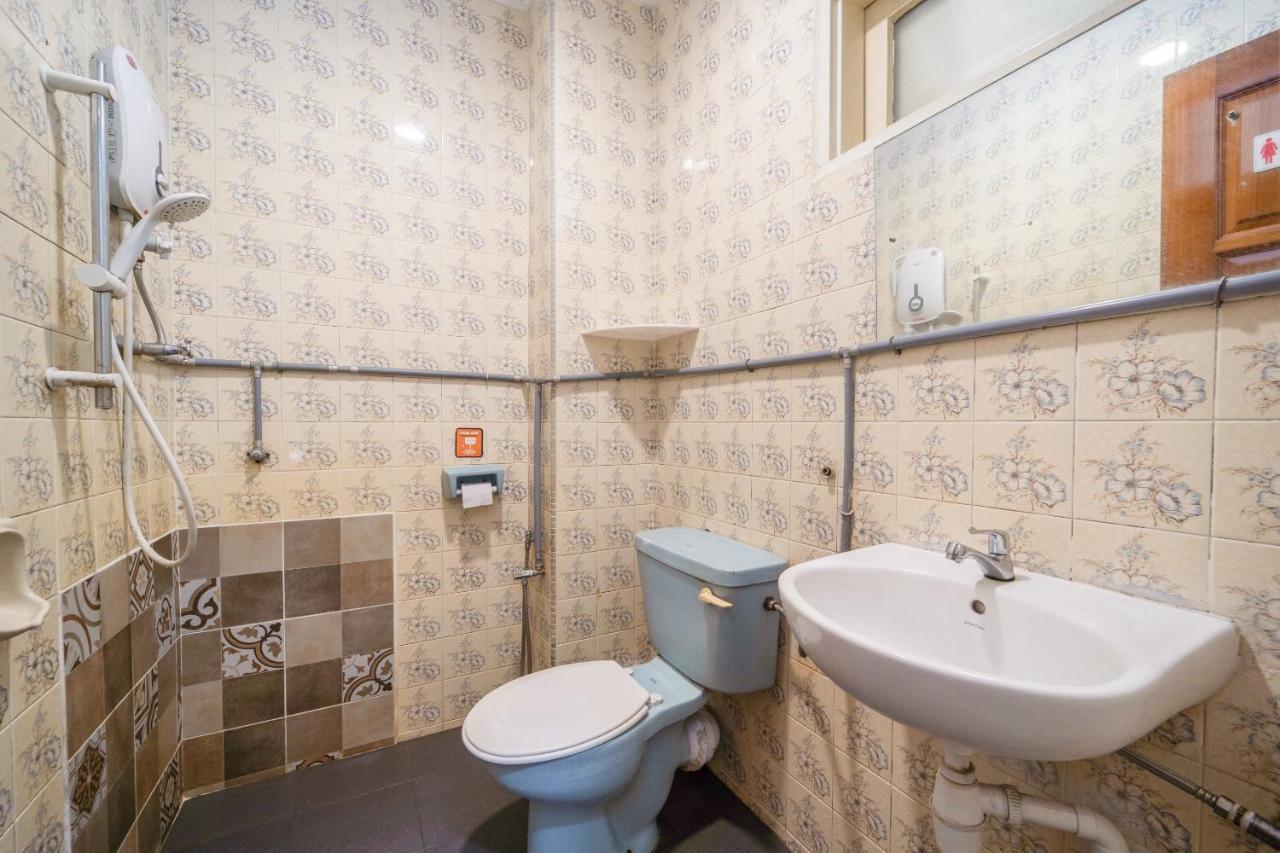Spot On 89645 Ong'S Court Hotel George Town Ngoại thất bức ảnh